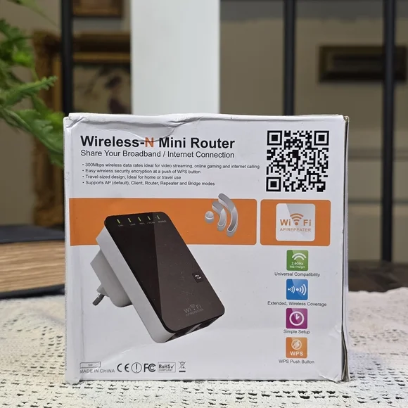 New Wireless-N Mini Router 300Mbps WiFi Repeater Signal Booster AP/Bridge - Picture 2 of 10
